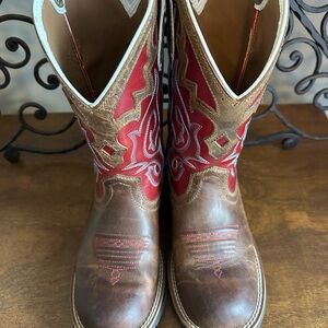 Women’s Ariat Brown Leather Heeled Cowboy Boots with Red Shaft Embroidery